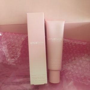 Kylie Skin Walnut Face Scrub